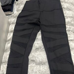 Lululemon size 8 Legging. Mesh front